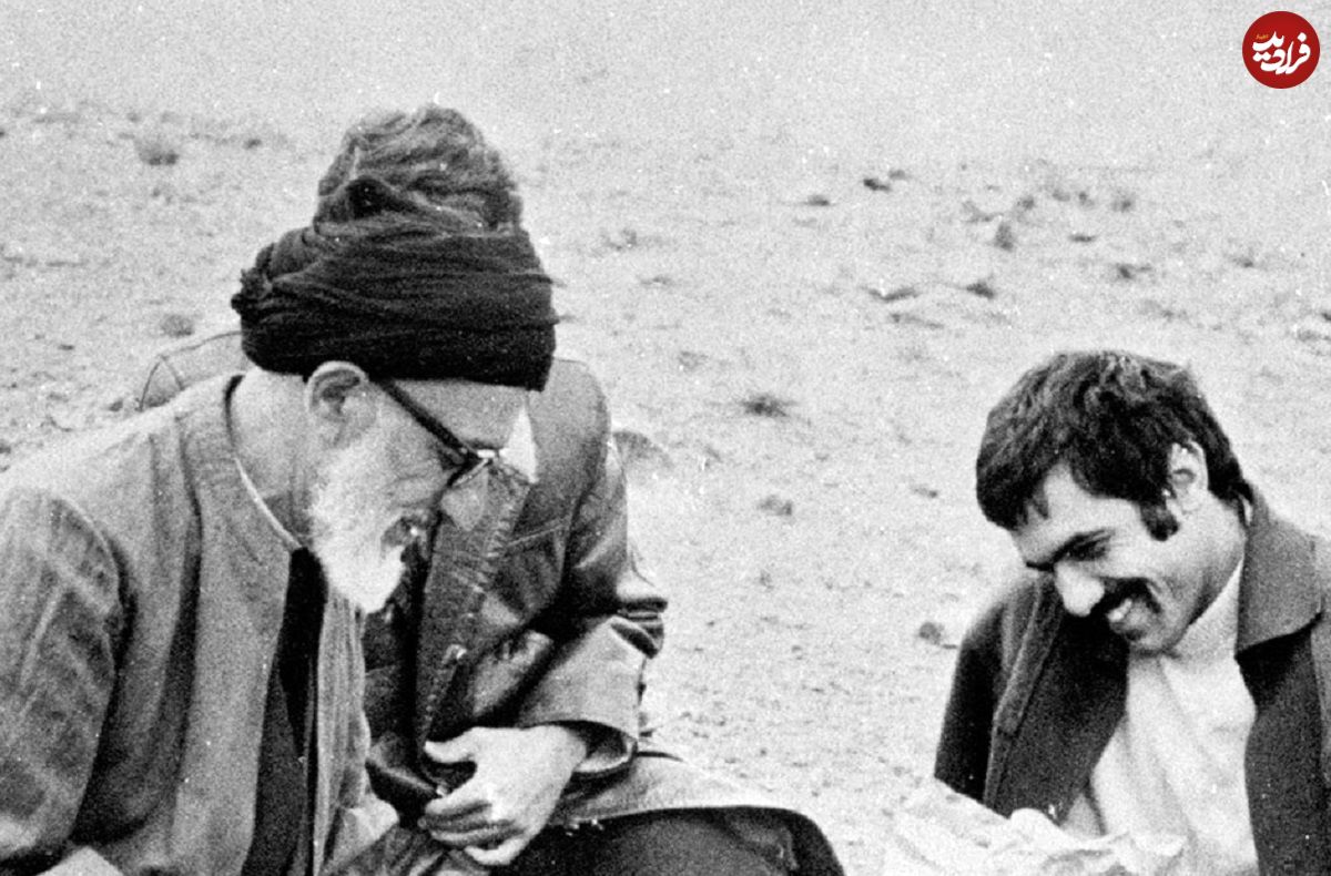 عکس؛ سفر در زمان؛ «آیت الله طالقانی در کنار، همسر، دختر و پسران اش»؛ سال 47