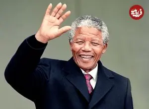 عکس| سفر در زمان؛ «نلسون ماندلا» در سفرش به لندن؛ سال 1341