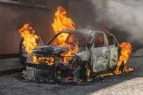 آتش زدن یک زن و ۲ فرزندش درون خودرو؛ مرد انتقامجو دستگیر شد