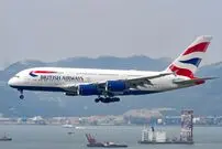 (ویدئو) تجمع مردم انگلیس برای دیدن لحظه فرود ایرباس A380 بزرگترین هواپیمای مسافربری جهان