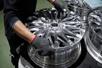 ببینید| فرآیند دیدنی تولید رینگ های آلومینیومی در کارخانه ای مشهور در چین