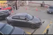 ببینید| ویدیوی هولناک از لحظه بلعیدن ۲ فروشگاه توسط یک گودال!