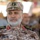 عکس؛ سفر در زمان؛ «سرلشکر رشید و شهید زین الدین» در کنار یکی از آثار باستانی سوریه؛ دهه 60