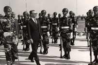 سفر در زمان؛ یادداشت‌های علم، سه‌شنبه ۲۶ دی ۱۳۵۱: شاه به ظاهر برای شکار [و] در باطن برای مذاکره به پاکستان می‌رود