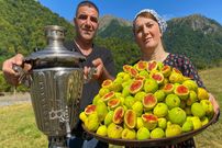 ببینید؛ غذای روستایی در آذربایجان؛ تهیه مربا و کیک پای انجیر