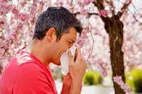 تعویض لباس‌ها و دوش‌گرفتن پس از بازگشت به خانه؛ توصیه مهم به مبتلایان به آلرژی