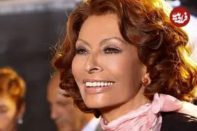 عکس| سفر در زمان؛ «سوفیا لورن» سوار بر قطار در حال رفتن به ایتالیا؛ سال 1333