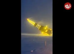 ببینید| فرو ریختن یک دکل نفتی در آلاسکا هنگام حمل و نقل