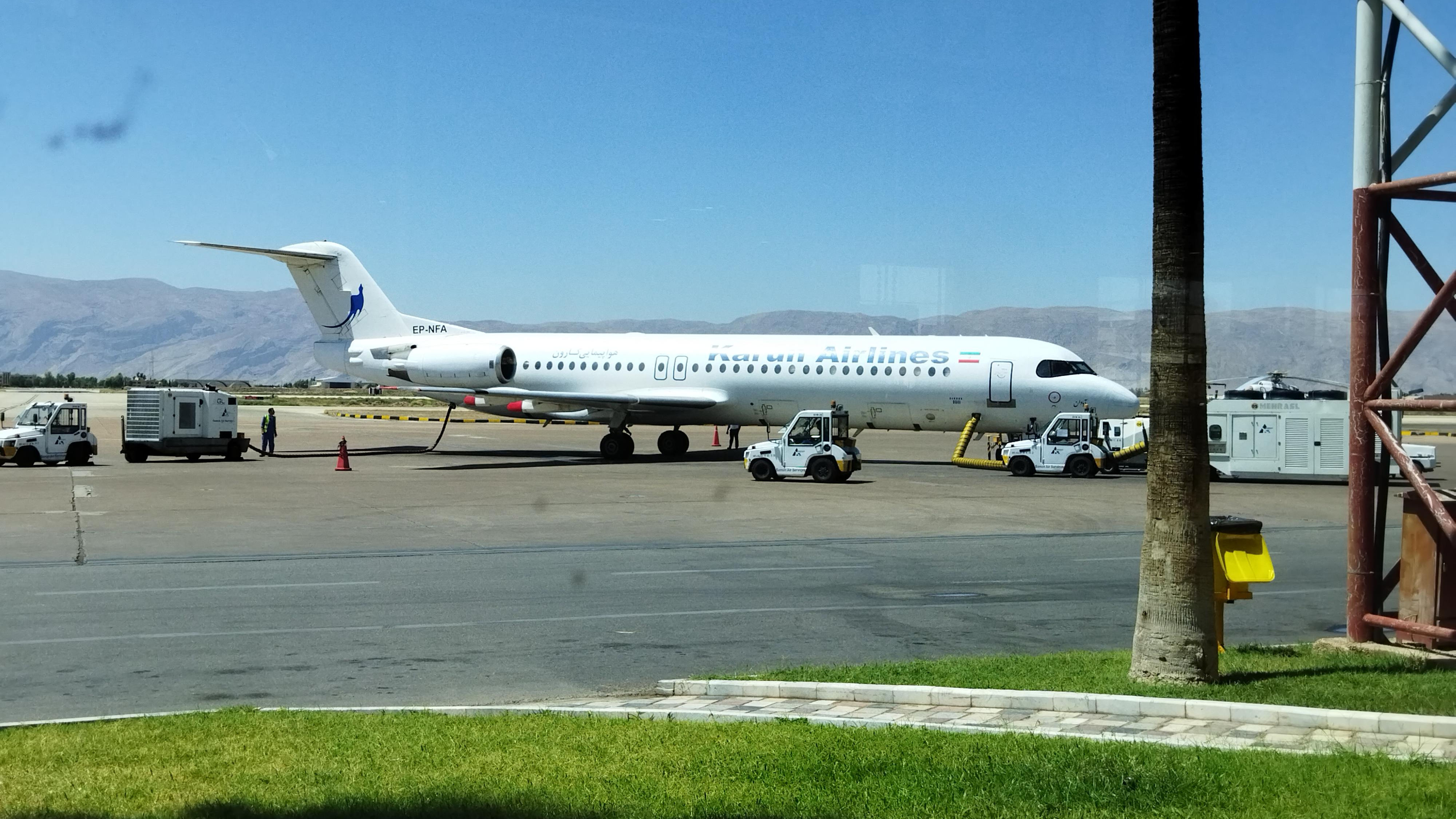 (ویدئو) نمایی دیدنی از لحظه فرود هواپیما در فرودگاه شیراز از کابین خلبان