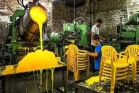 ببینید| مراحل بازیافت ضایعات پلاستیکی و تولید صندلی با آنها به روش پاکستانی ها