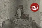 عکس| سفر زمان؛ «دختر گاوسوار» و خانواده‌اش در نزدیکی کازرون؛ دوران قاجار