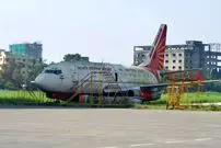 عکس| پیدا شدن هواپیمای مسافربری گمشده بوئینگ بعد از ۱۳ سال و جریمه پارکینگ سنگین