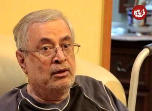 عکس؛ سفر در زمان؛ «سعید حجاریان در حال رای دادن  در انتخابات»؛ سال 1384