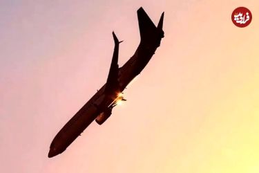 عکس؛ سقوط یک هواپیما با ۱۴ سرنشین در آمریکا