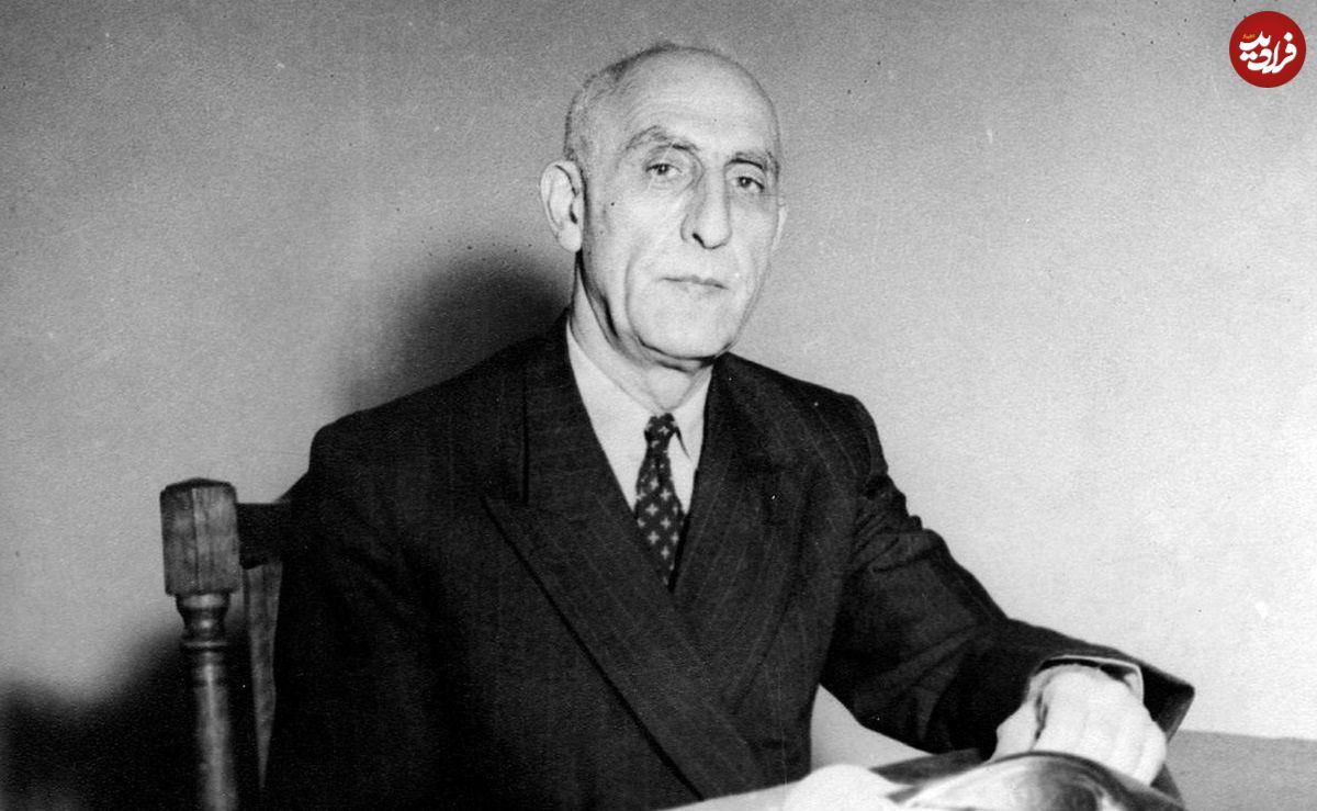عکس؛ سفر در زمان؛ «مراسم چهلم دکتر مصدق در خانه اش در احمدآباد»؛ سال 46
