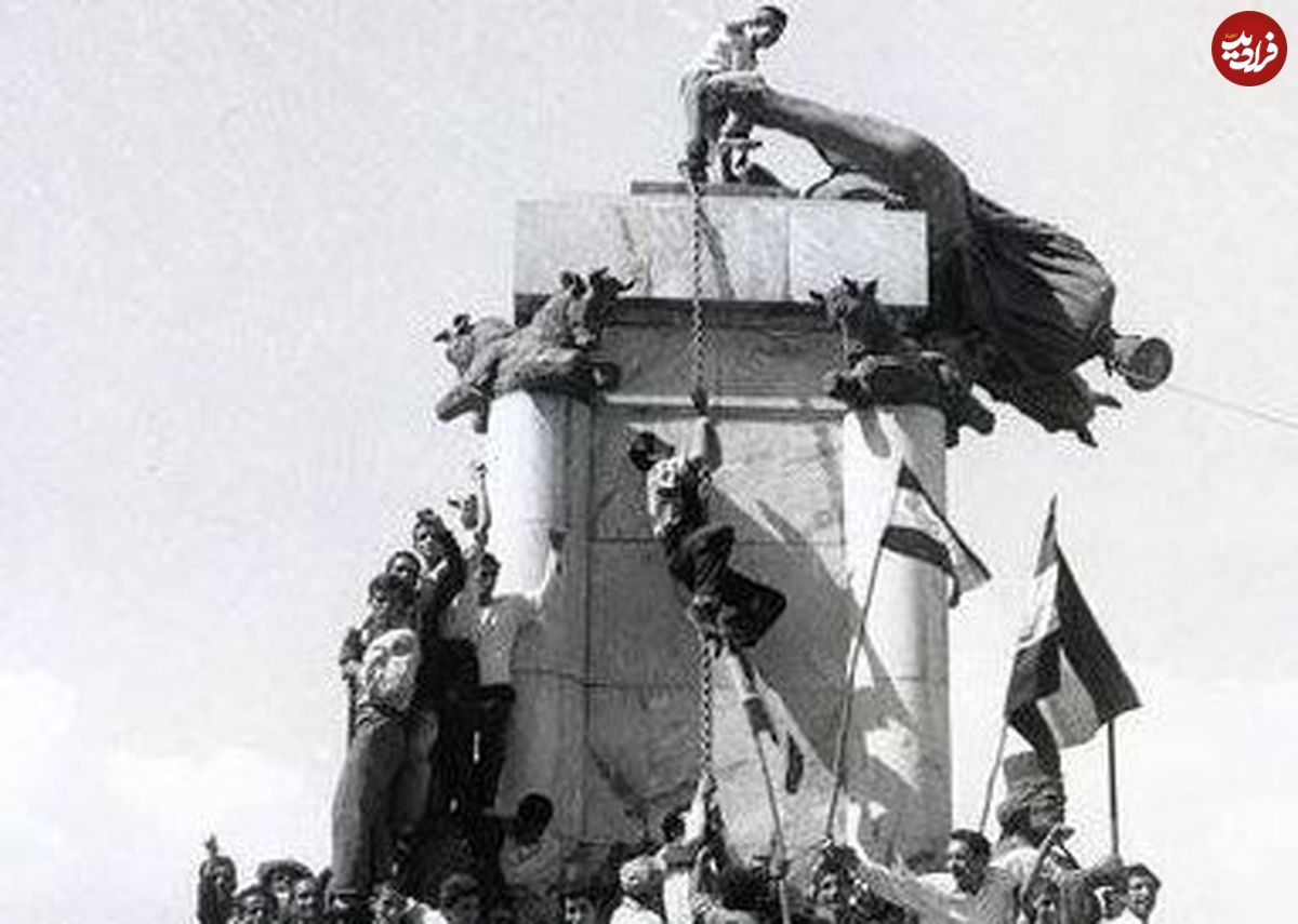 (عکس) نمایی از مجسمه رضاخان درحال سقوط