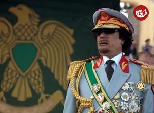 عکس| سفر در زمان؛ «سرهنگ قذافی» در جوانی و در حال غذا خوردن با دست