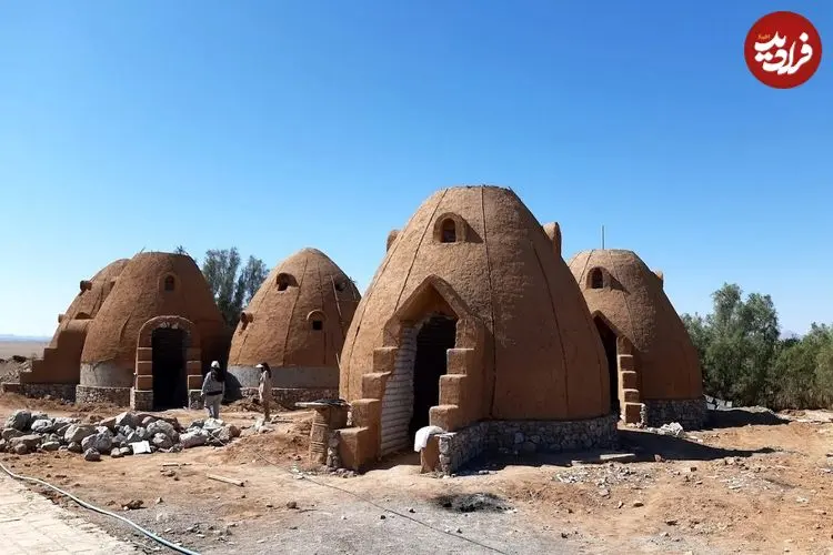 تصاویر؛ معماری بامزه یک کاروانسرا نزدیک اصفهان که شبیه بستنی قیفی است