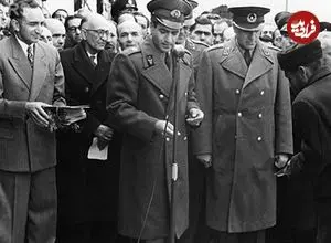 سفر در زمان؛ یادداشت‌های علم، چهارشنبه ۲۳ خرداد ۱۳۵۲: دستور دادم روزنامه‌ها عکس‌های تعظیم هیوم را بگذارند؛ شاه گفت «آنهایی را که گرفته‌اید، آزاد کنید»