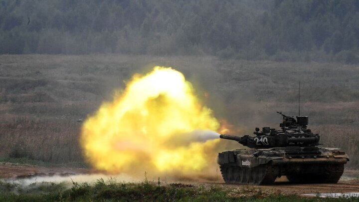 (ویدئو) شلیک موشک رفلکس سویر توسط تانک T-90M از دید پنل فرمانده تانک