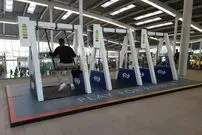 (عکس) ایستگاه اوترخت : برای برق مجانی؛ تاب بخور ، موبایل شارژ کن!