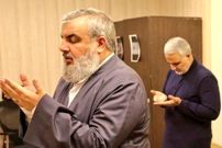 عکس؛ سفر به تاریخ؛ چهرۀ متفاوت «سید حسن نصرالله» در جوانی در جمع رزمندگان ایرانی؛ دهۀ 60