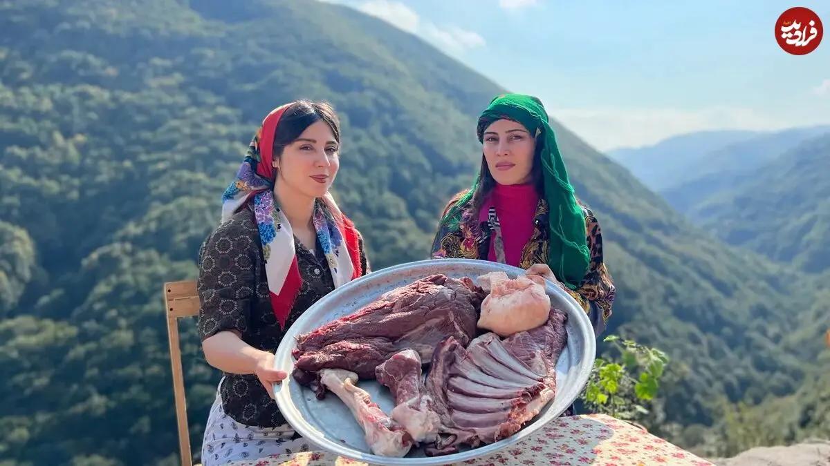 (ویدئو) مهارت دیدنی خانواده روستایی آستارایی در پخت 5 کیلوگرم گوشت در ظروف شیشه ای