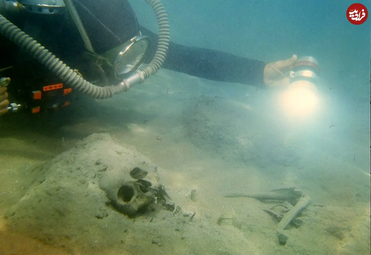 کشف «شهر غرق‌شده» در زیر آب‌های یکی از عمیق‌ترین دریاچه‌های جهان