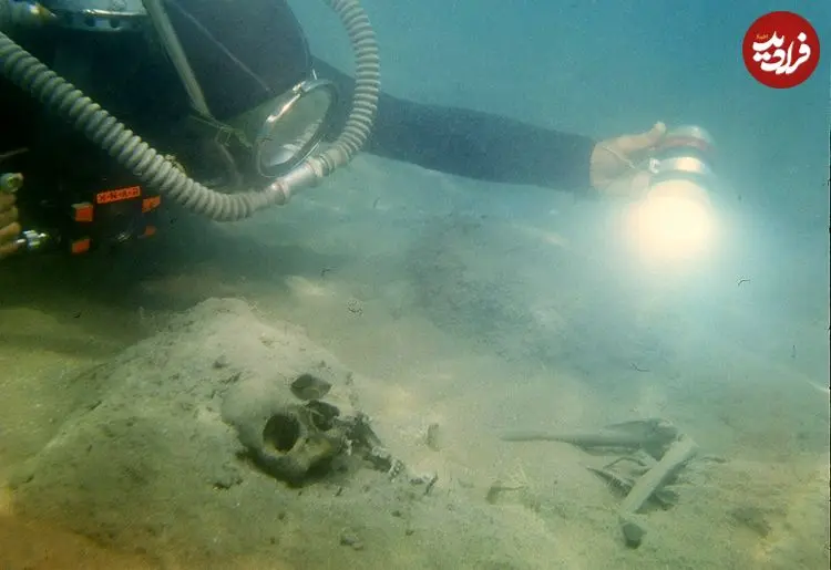 کشف «شهر غرق‌شده» در زیر آب‌های یکی از عمیق‌ترین دریاچه‌های جهان