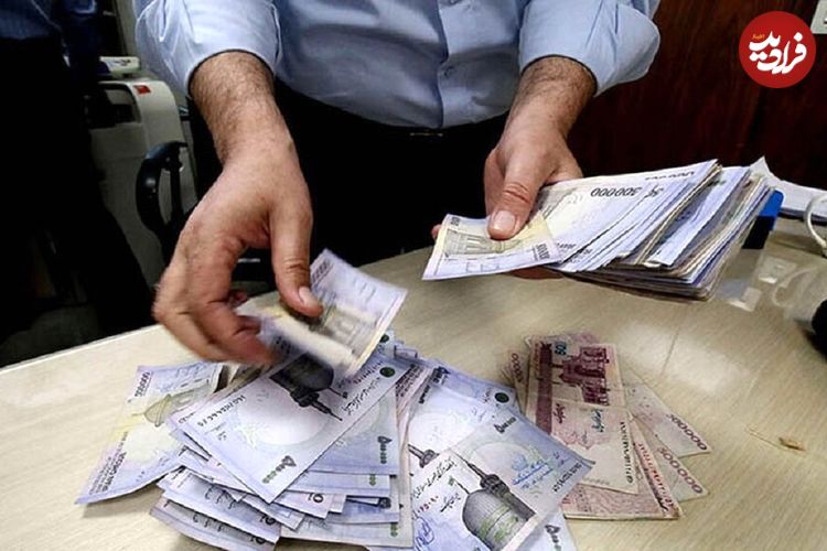 مبلغ عیدی کارمندان دولت مشخص شد؛ جزییات نحوه محاسبه عیدی ۱۴۰۵ ؛ زمان واریز