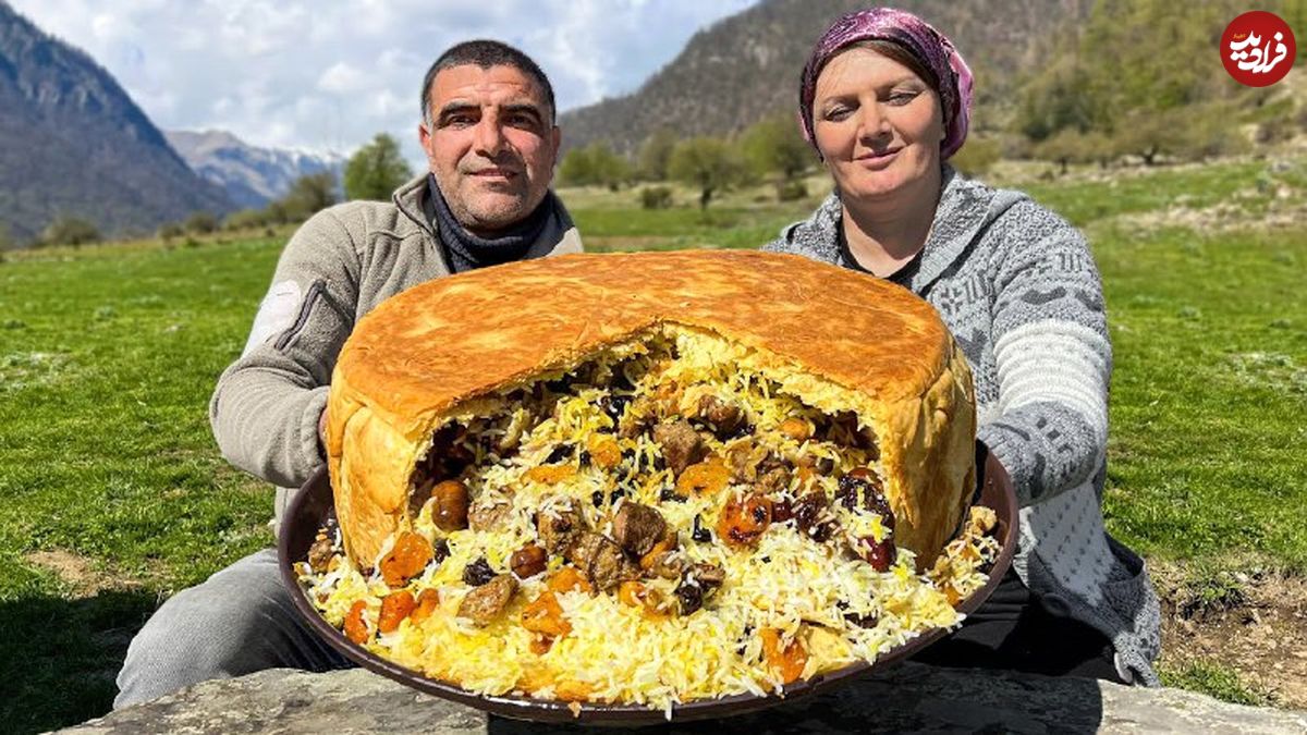 ببینید؛ غذای روستایی در آذربایجان؛ پخت پلو مخلوط با زردآلو و کشمش در طبیعت