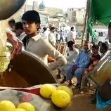 ببینید| غذای خیابانی در پاکستان؛ تهیه لیموناد خنک در کراچی