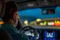 این ۷ کار رانندگی در شب را برای شما ساده‌تر خواهند کرد