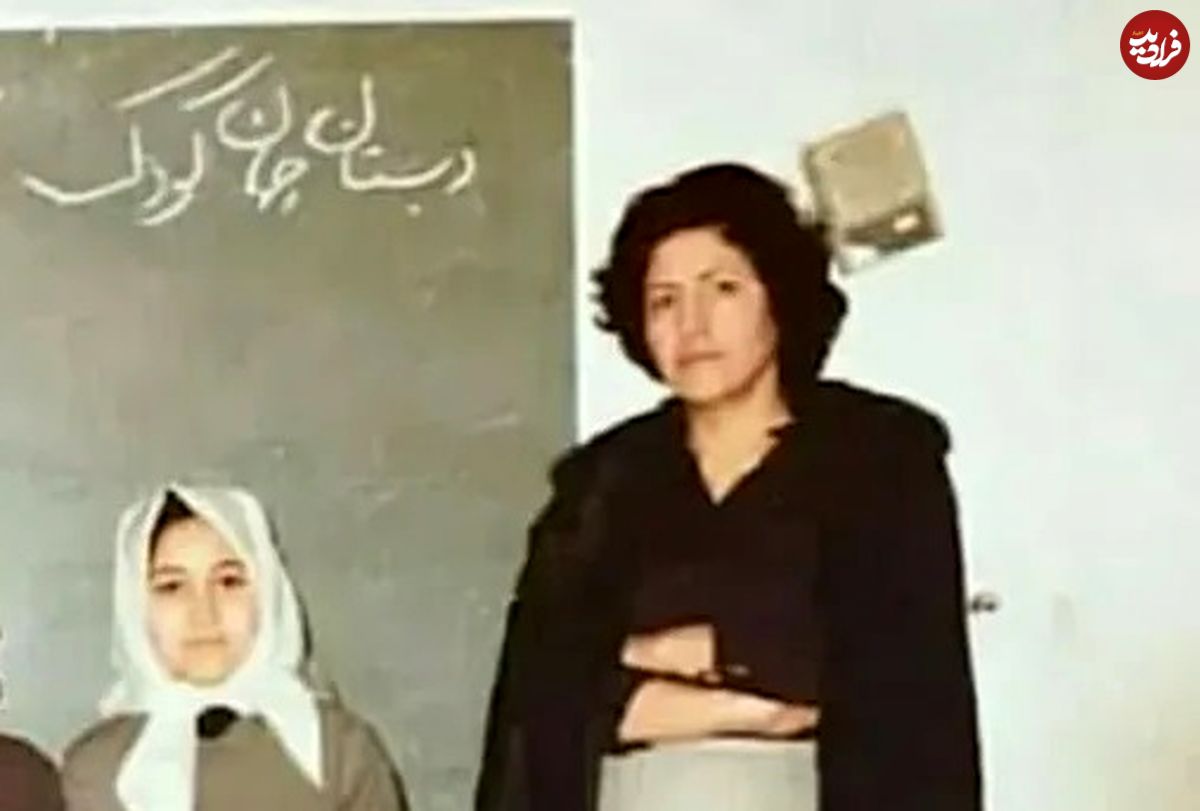 عکس؛ سفر به تاریخ؛ عکس یادگاری دانشآموزان «کلاس پنجم الف»؛ یک سال بعد از انقلاب