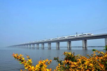 طولانی‌ترین پل جهان در چین؛ شاهکاری که ۴ ساله ساخته شد