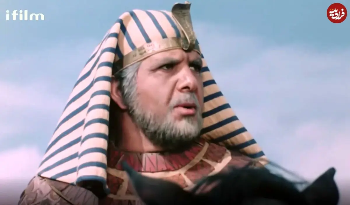 عکس| سفر در زمان؛ «پوتیفار، کیمونی و رودامون» در دیدار با رهبر انقلاب؛ سال 88