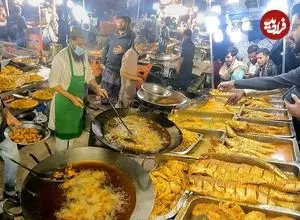 ببینید| غذای خیابانی در پاکستان؛ ماهی سرخ شده و کبابی با ادویه در کراچی