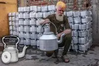 ببینید| فرآیند تماشایی بازیافت ضایعات آلومینیوم و تولید کتری با آن ها در پاکستان