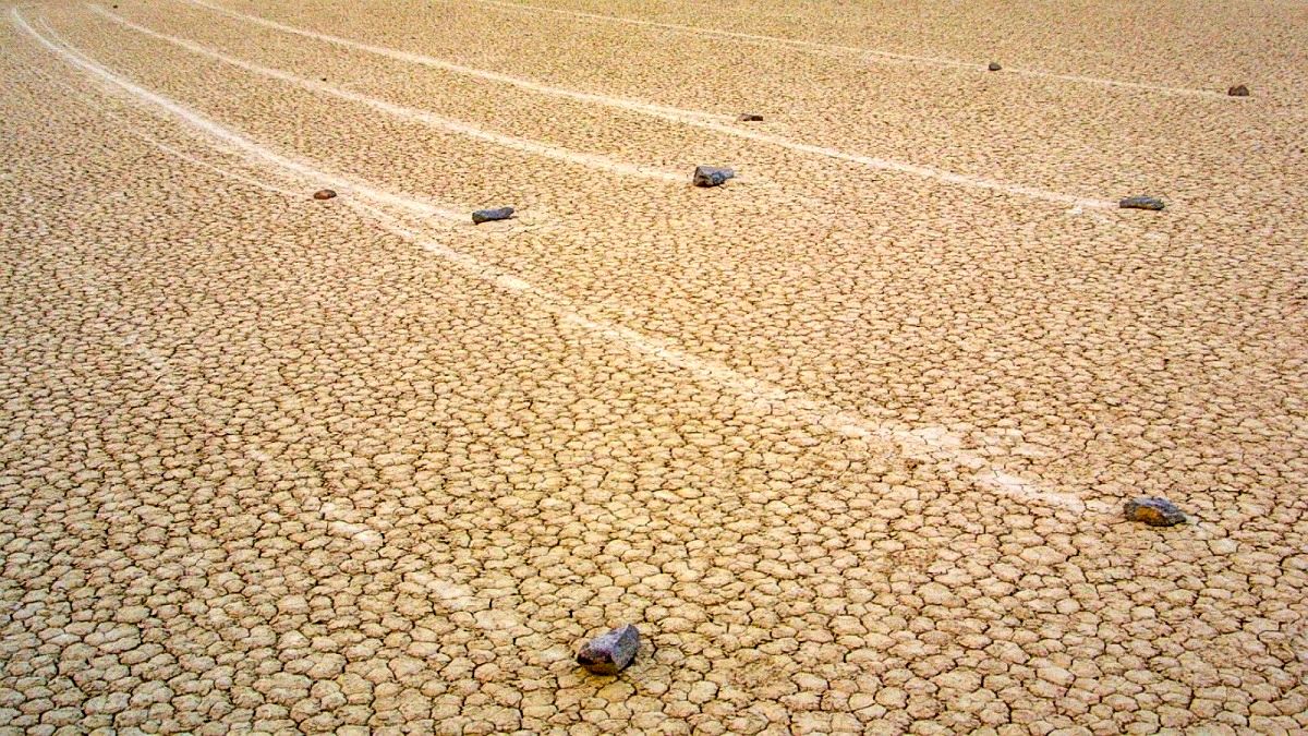 معمای «سنگ‌های متحرک» درّۀ مرگ چگونه حل شد؟ (عکس و ویدئو)