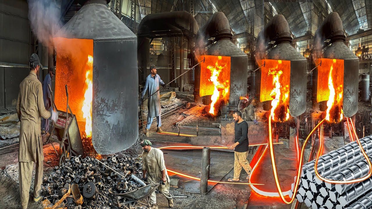 (ویدئو) فرآیند بازیافت زباله های فولادی و تولید میلگرد توسط کارگران پاکستانی