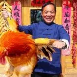 ببینید| غذای روستایی در چین؛ پخت یک غذای سنتی با گوشت خروس