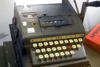 دفترچۀ سرّی یکی از پیشرفته‌ترین دستگاه‌های رمزگذاری جهان بعد از 80 سال پیدا شد