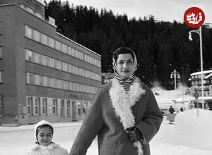 عکس| سفر در زمان؛ «اشرف و محمدرضا پهلوی» در یک سالگی و در آغوش سلیمان بهبودی؛ سال 1299