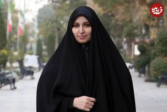 عکس؛ سفر به تاریخ؛ «نرجس سلیمانی، دختر سردار سلیمانی» در آغوش پدر