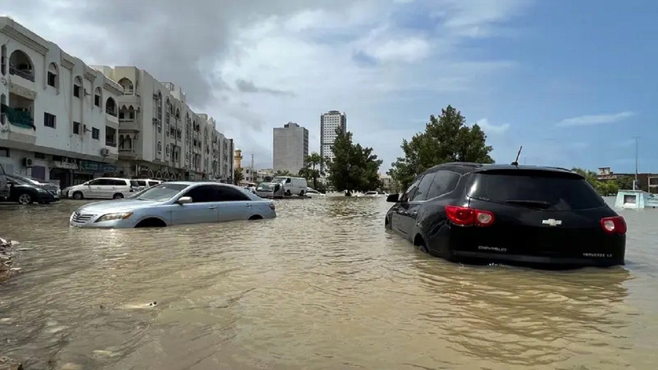 (ویدئو) زیر آب رفتن یک تونل در شارجه امارات 