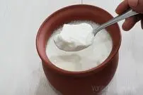 (ویدئو) ماست نخرید؛ به روش این بانوی هندی 5 دقیقه ای در خانه درست کنید