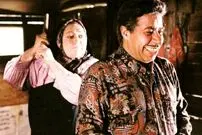 (عکس) سفر به گذشته؛ «محمود بهرامی» در دهه 70؛  اصغر سمسارزاده در سال 53