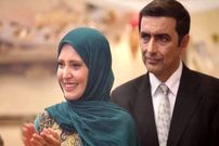 عکس؛ سفر زمان؛ «طوبی هامون» (سریال طوبی) با پسر کوچکش در لحظۀ دریافت «سیمرغ بلورین»
