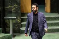 خبرگزاری تسنیم: امیرحسین ثابتی 126 کلمه گفت که 2 کلمه اولش «ریاکاری» و بقیه اش «دروغ محض» بود: با «عربده» هایش مجلس را به توپ می بندد