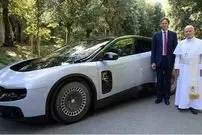 ببینید| پاپ پشت خودروی تمام برقی فراری نشست